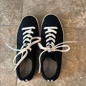 Rothy's Women's Black Lace Up Sneakers 7.5
